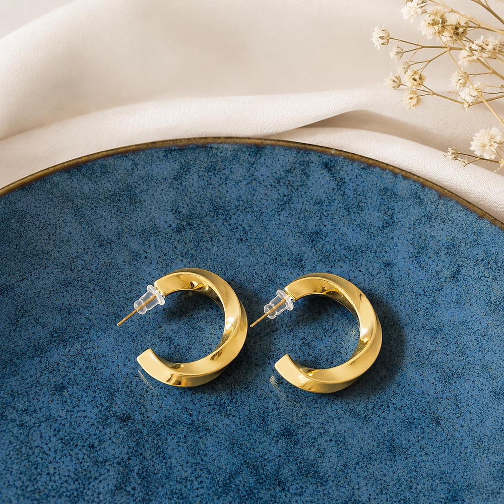 Nova lacquer hoop earrings in glossy gold finish for women
