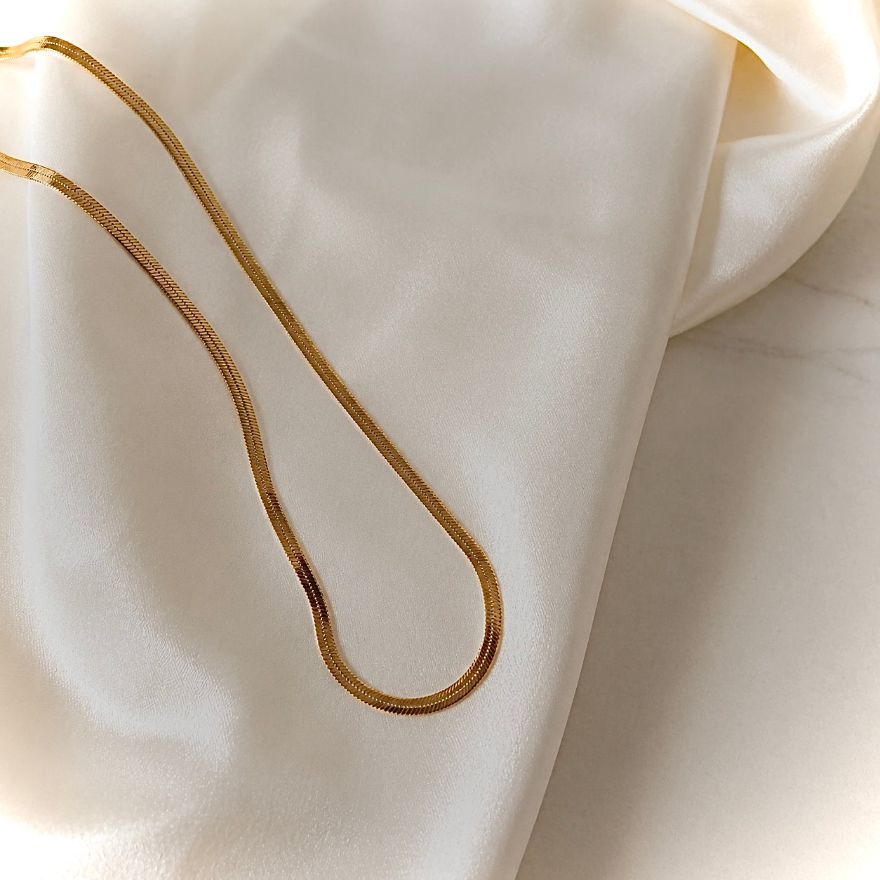 Nova Snake Chain Necklace