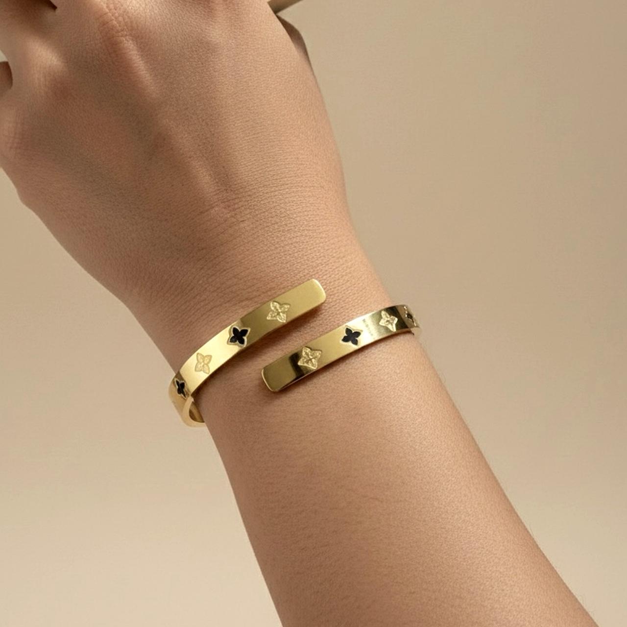 Midnight Clover Luxe Bangle