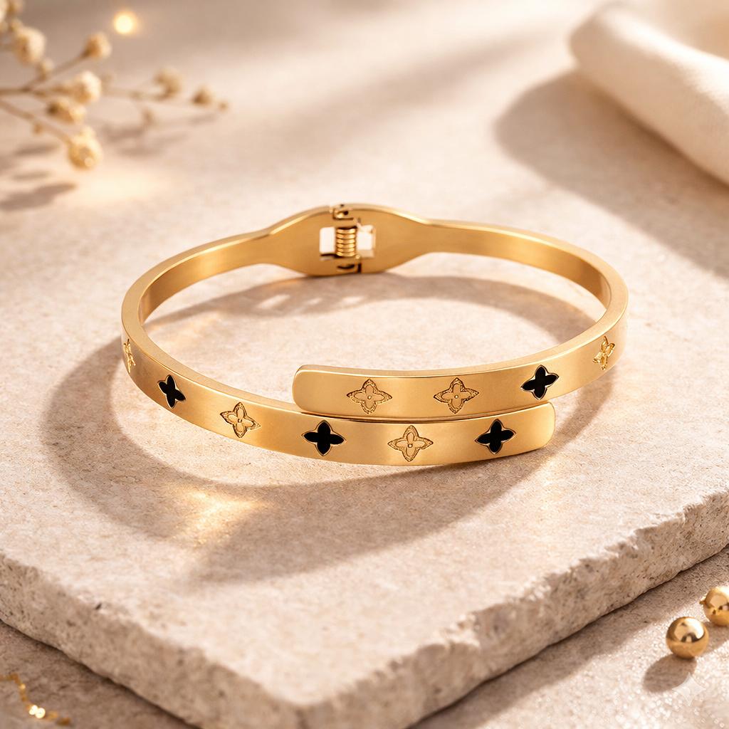 Midnight Clover Luxe Bangle