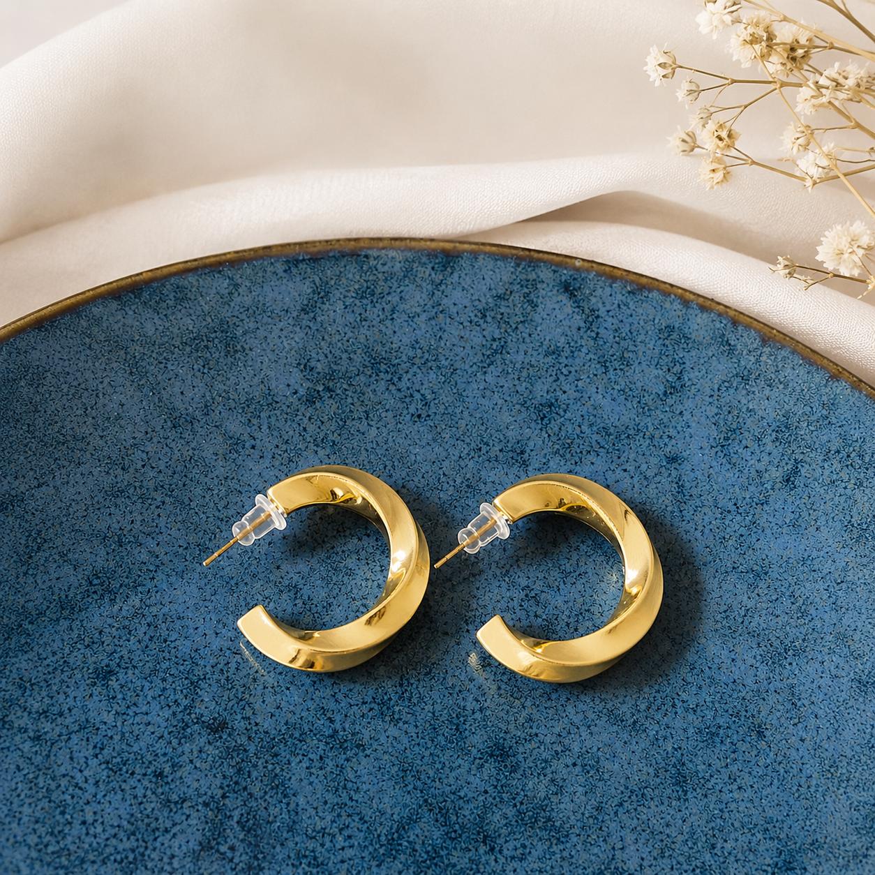 Nova lacquer hoop earrings in glossy gold finish for women